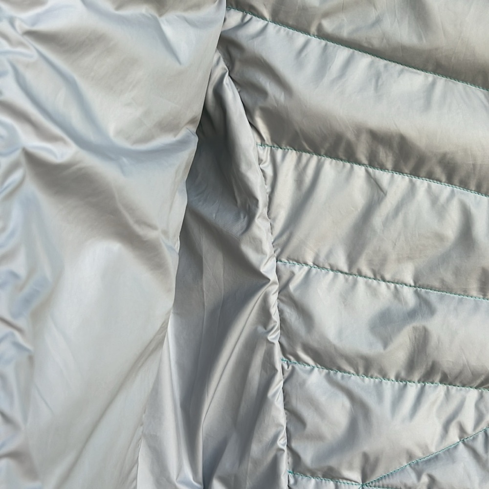 The North Face Aconcagua Goose Down 550 Vest. - Picture 8 of 16